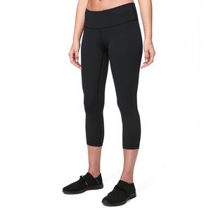 Lululemon wunder under crops. Size 4.